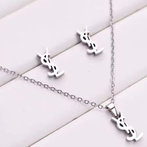 Stylish Silver Necklace and Earrings Set